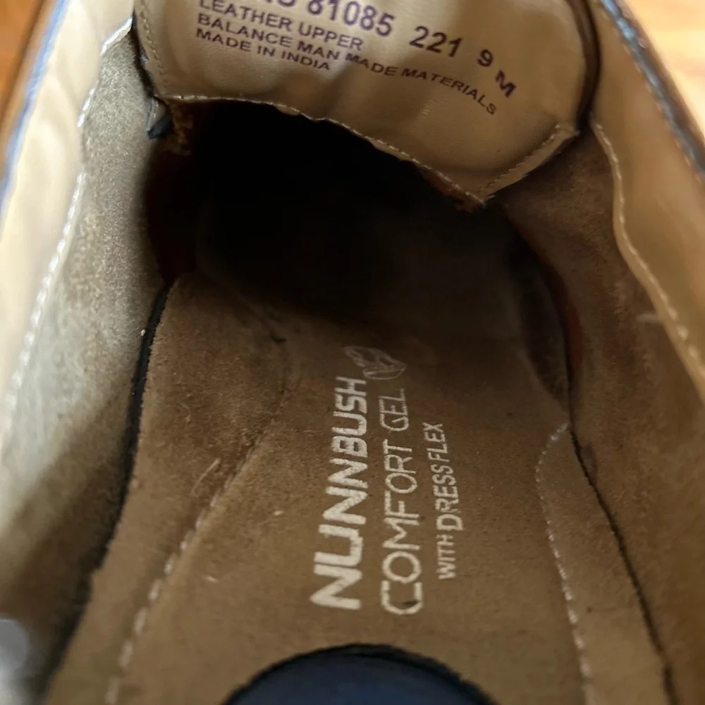 Men’s Nunn Bush Dress Shoes, size 9. - Picture 6 of 6
